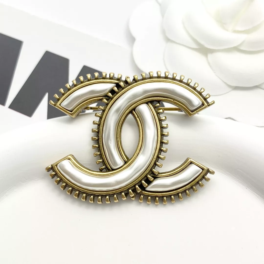 chanel brooches pour femme s_1270bb61